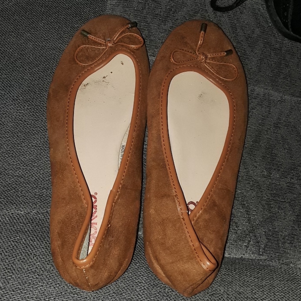 Ladies flats